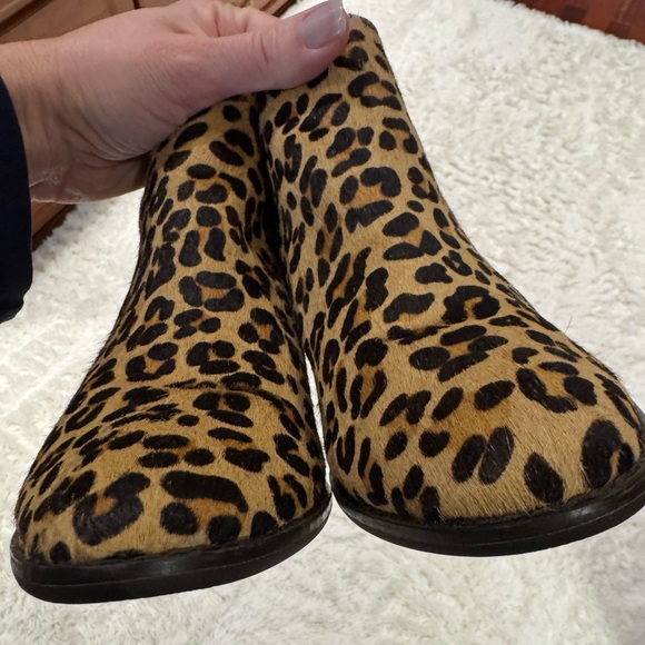 Vionic leopard booties - Picture 3 of 5